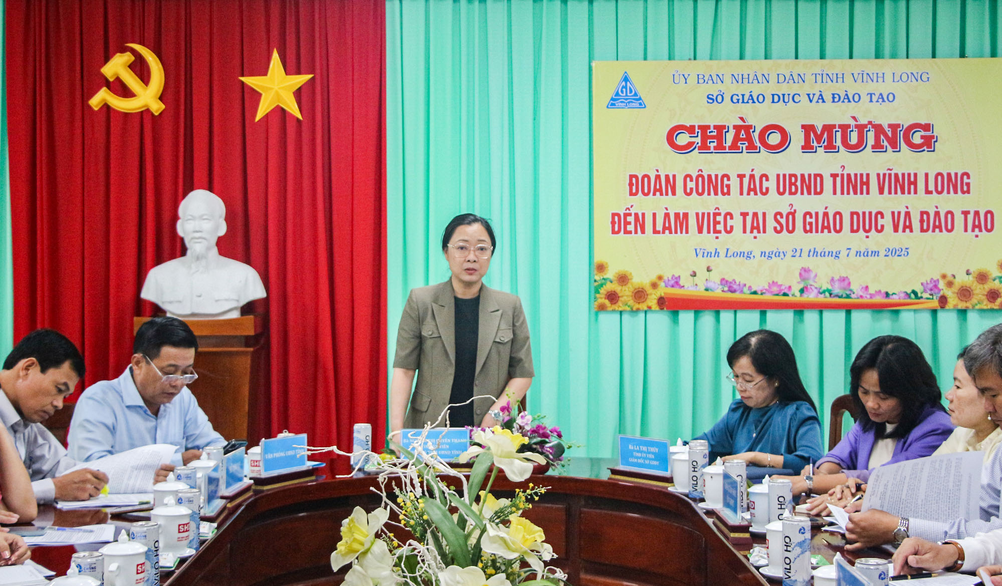 Phó Chủ tịch UBND tỉnh Nguyễn Thị Quyên Thanh làm việc với Sở Giáo dục và Đào tạo