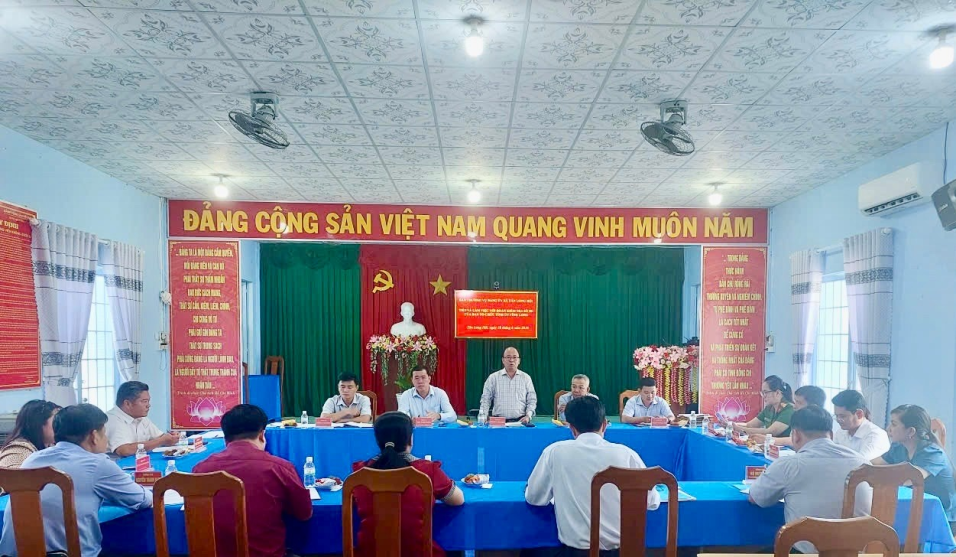 Ban Tổ chức Tỉnh ủy Vĩnh Long kiểm tra công tác bảo vệ chính trị nội bộ tại Đảng ủy xã Tân Long Hội