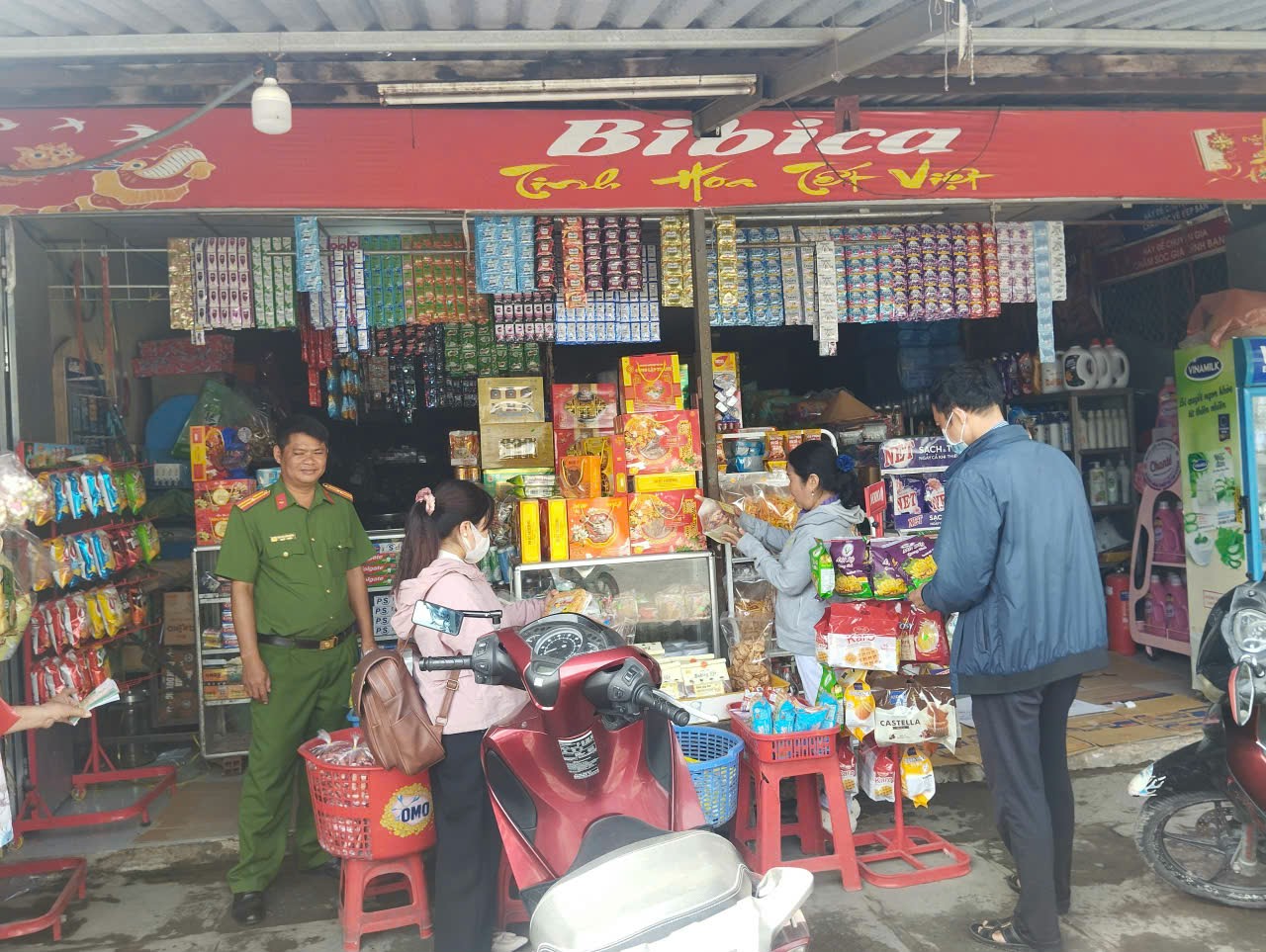 Xã Tân Long Hội  tổ chức kiểm tra an toàn thực phẩm tết Trung thu năm 2025